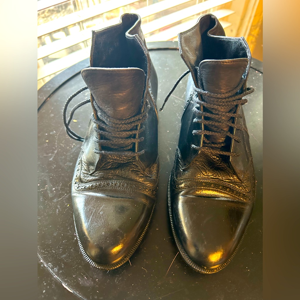 Lorenzo Banfi Leather Ankle Boots